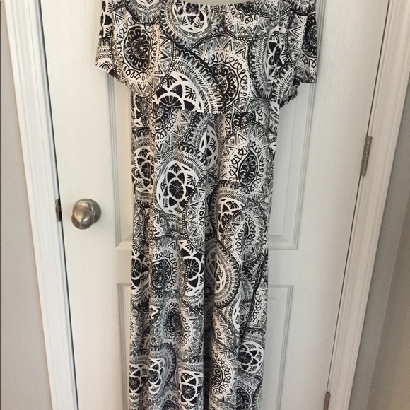 Maternity maxi dress! - Picture 2 of 4